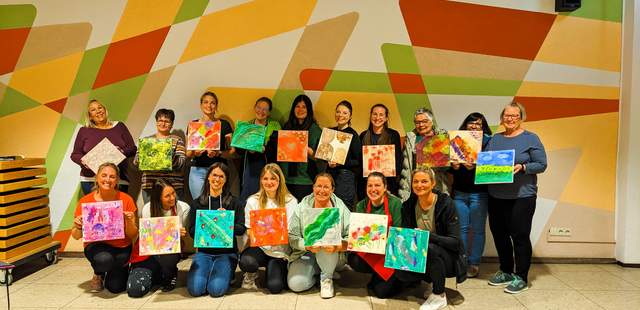 Gemeinsam stolz: Eure fertigen Kunstwerke Abstrakte Kunstwerke