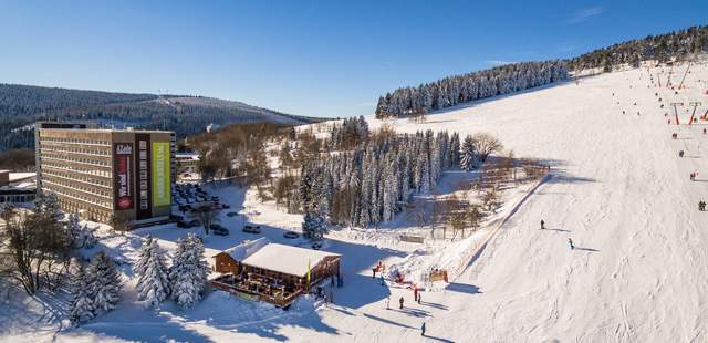 Außenaufnahme Winter AHORN Hotel Am Fichtelberg