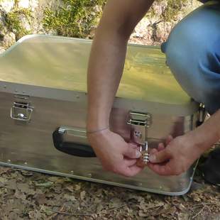 Out of the Box - Knacken Sie die Kiste! Out of the Box - Teambuilding und Teamtraining