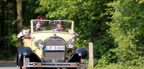 Mit dem Oldtimer aus den 20er'n unterwegs