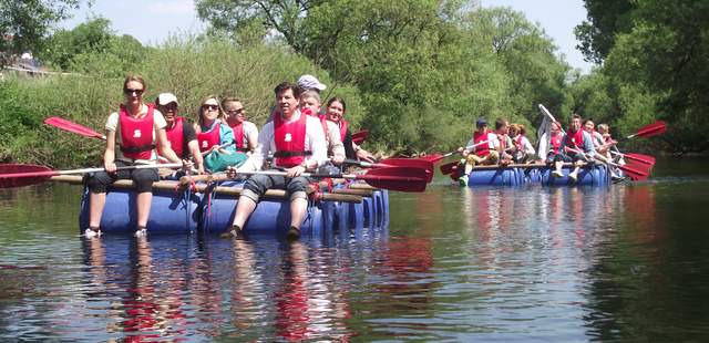 Floßfahrt Großgruppenevent Floßbau & Fahrt + GPS-Rallye