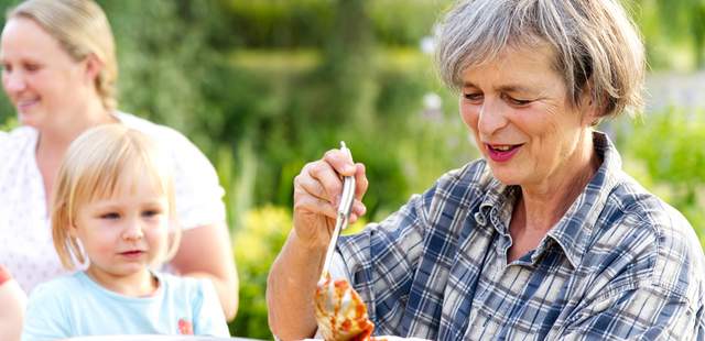 Unser SELBSTGEMACHTer Tomaten-Sugo TEAM-Pizzabacken im Holzofen