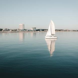 Vor Warnemünde Katamaran Segeltörn
