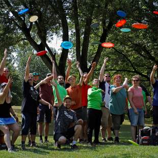 Disc Golf Gruppe bei einem Event Disc Golf Teamevent