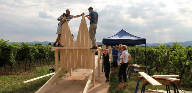 XXL Stuhl 1 Sinnstiftende Bau-Aktion XXL Aussichts-Stuhl