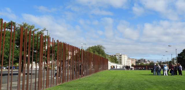 Mauer: Schicksale, Liebesgeschichten & Helden Mauer: Schicksale, Liebesgeschichten & Helden