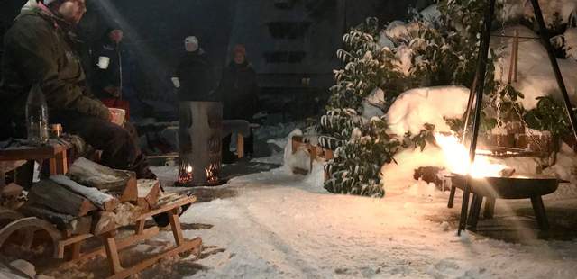 Glühwein am Lagerfeuer Weihnachtsfeier mit Abendessen & Übernachtung