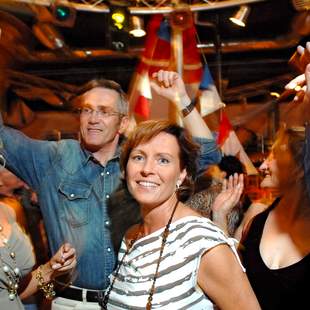 Clubtour mit Partyschiff in Tiel an der Waal Clubtour mit Partyschiff in Tiel an der Waal