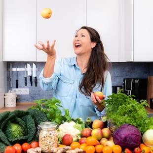 Vegane Kochbuchautorin Inka Baroni Kochbuchautorin Inka Baroni zaubert köstliche Gemüse-Gerichte