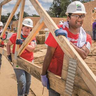 Volunteers at Habitat for Humanity CSR: Teambuilding mal anders in Mazedonien