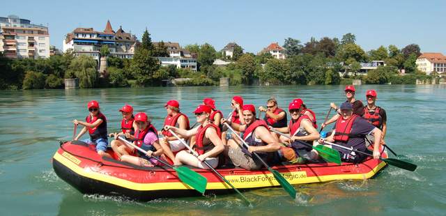 Raftingtour Rafting auf dem Altrhein bei Freiburg