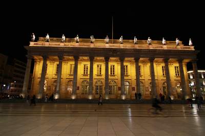 Incentive Reise Gruppenreise Frankreich Bordeaux bei Nacht