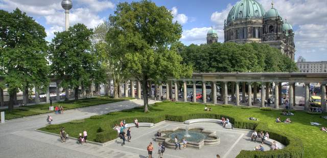 Berliner Dom Berlin mit Blick auf Berliner Dom
