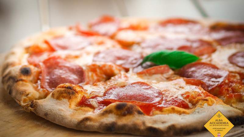 Authentische Pizza und Focaccia in Italien