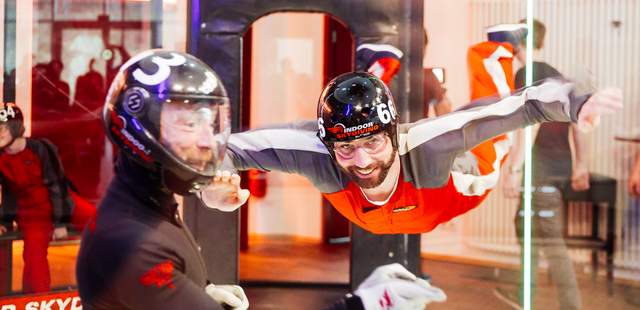 Indoor Skydiving Teamevent max. 50 Teilnehmer Indoor Skydiving Teamevent max. 50 Teilnehmer