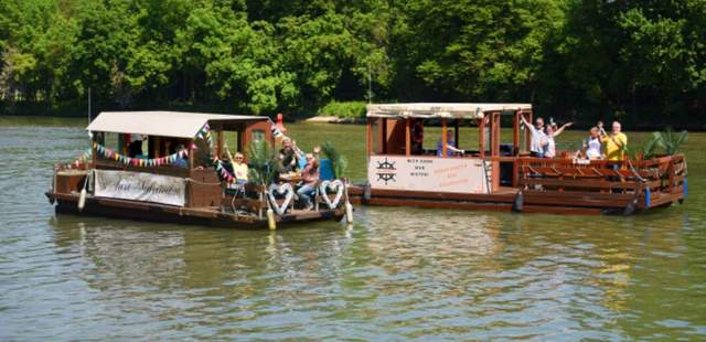 Exklusive Floßboote Finne & Flosse Exklusive Floßboote Finne & Flosse