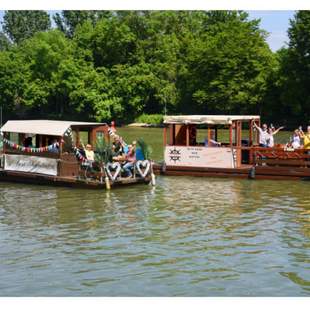 Exklusive Floßboote Finne & Flosse Exklusive Floßboote Finne & Flosse