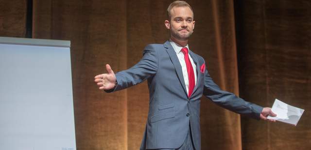 Speaker Tim Lauth Presenter