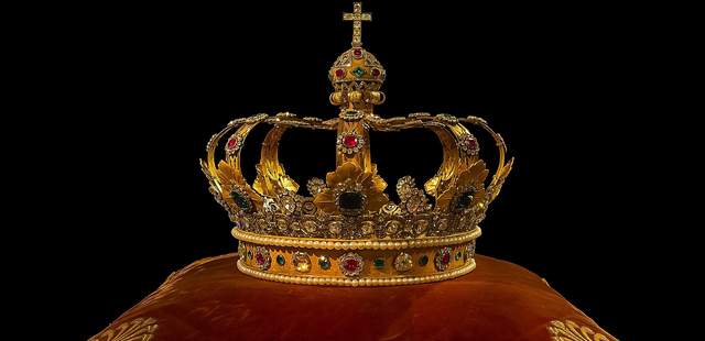 Königskrone Königliche Affären in der mystischen Rhön