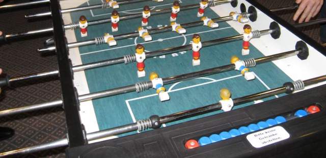 Tisch-Kicker-Turnier – Fußballhelden gesucht Tisch-Kicker-Turnier – Fußballhelden gesucht