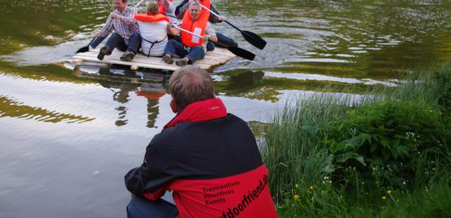 Flossbau Teamevent - Abenteuer am Schmelzteich