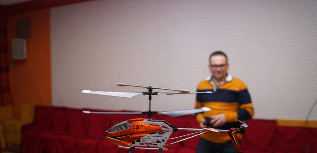 Indoor-Helikopter-Fliegen in der Rhön Indoor-Helikopter-Fliegen in der Rhön