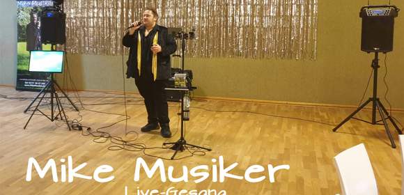 Mike Musiker; Live Gesang; Mobile Buehne; Mobile Buehne;