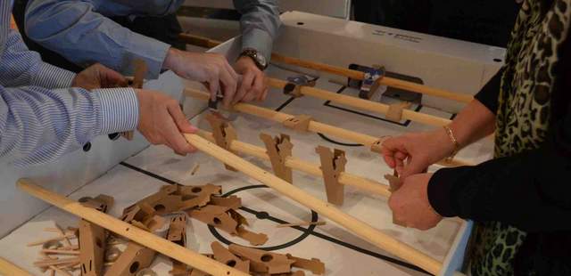 Do-It-Yourself-Kickerturnier Do-It-Yourself Kickerturnier – Pappkickerbau