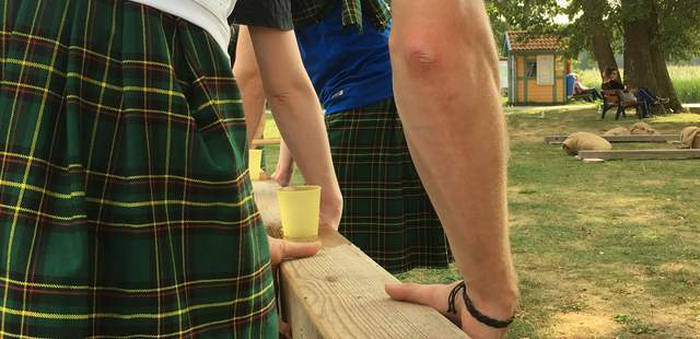 Highland Games Baumstammtragen Highland Games