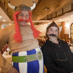 Gallier Gallische Spiele, BBQ-Grillbuffet, Übernacht.