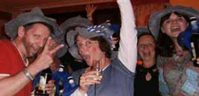 RHÖN RÄUBER ABEND – Rustikale Teamspiele RHÖN RÄUBER ABEND – Rustikale Teamspiele