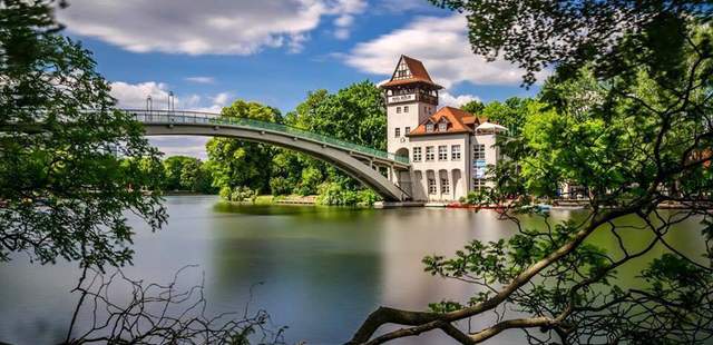 Teamtag auf der Insel Berlin Abteibrücke Insel der Jugend