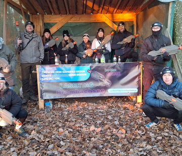 Familie Gruppenbild Outdoorlasertag / Familie Freunde Grundpaket