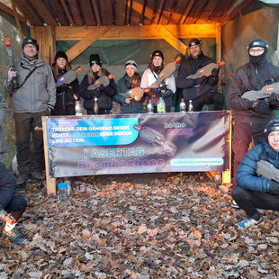 Familie Gruppenbild Outdoorlasertag / Familie Freunde Grundpaket