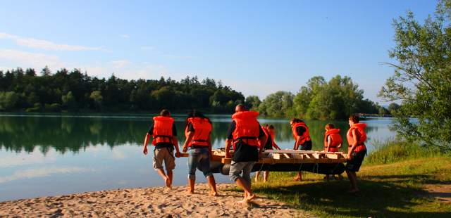 Floßbau Floßbau am See